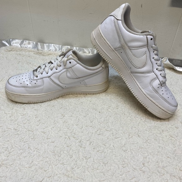 Nike Air Force 1 Triple White fashion shoes CW2288-111 Men’s Size 9.5 - Picture 2 of 13